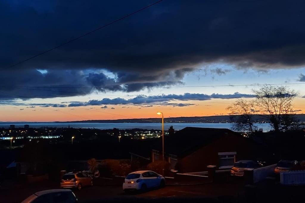 Bellevue Bungalow - Comfortable Home With Amazing Views Belfast Exterior foto