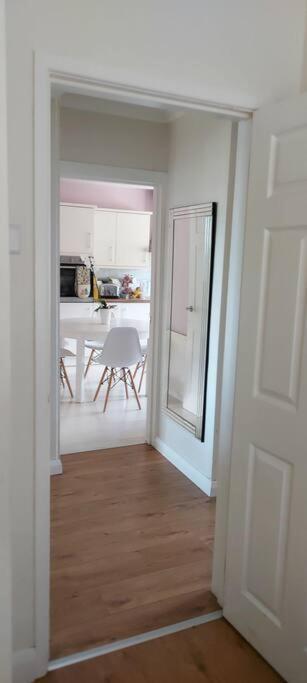 Bellevue Bungalow - Comfortable Home With Amazing Views Belfast Exterior foto